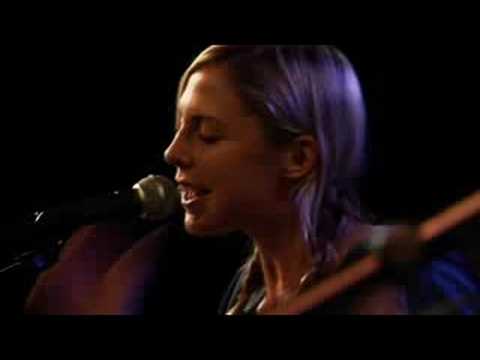 The Submarines "You, Me and the Bourgeoisie"  Loopt Follow t