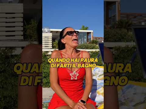 Quando hai paura di farti il bagno 🤣segui @081comedy in tutta sicurezza 😂