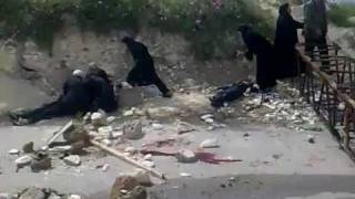 preview picture of video '+18, Siria, Baniyas, 4 MUJERES FALLECIDAS por DISPAROS de MILICIAS DEL REGIMEN-2, 07/05/2011'