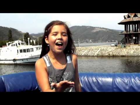 OANA GIURGIUMAN - Vreau sa fiu minunea ta - VIDEOCLIP