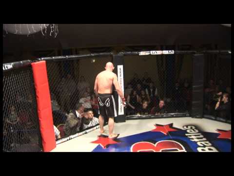 Amateur Cage Battle 1 - Ben Malone vs Carlos Saravia [MMA]