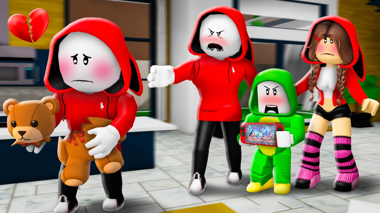 ROBLOX Brookhaven 🏡RP - FUNNY MOMENTS: JJ KICKED OUT of Family (Maizen Sad Story)