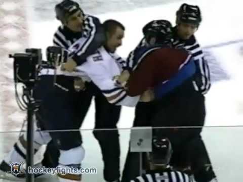 Hockeyfighters.cz  Jason Smith vs Ian Laperriere.wmv