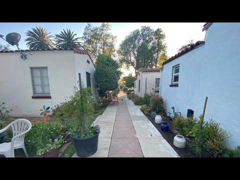 Etan Does LA 146: Court at 940-948 N. Raymond Ave. | LA architecture history (Pasadena)