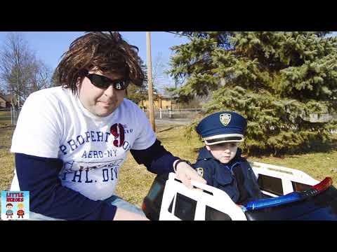 Little Heroes Teach Sketchy to be a good Community Member