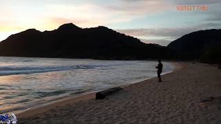 preview picture of video 'Saksi bisu Tsunami 2004 | Sunset di Pantai Lampu'uk - Aceh'