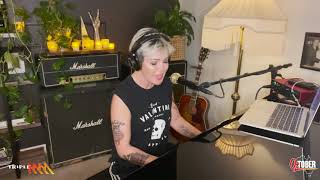 Sarah McLeod Performs &#39;Flame Trees&#39; By Cold Chisel For Oztober | Triple M