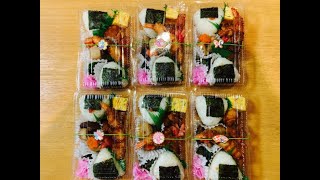 おはようございます!いつも楽しみに拝見してます🎵朝起きて子供達のお弁当を作り、仕事までの間時間に拝見してます。前は冷食を使う事の方が多かったのですが、お弁当屋さんの拝見してからは、頑張って作ってます(^-^)「はい、次」の掛け声に励まされている感じがします😁良いお年を…💮 - 何かと忙しい年末の母!大掃除日のお弁当/使い捨て容器で楽します✨