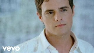 Video Ella Es de Paolo Meneguzzi