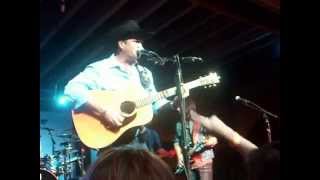 Merry Christmas From Texas Y'All - Tracy Byrd (LIVE)