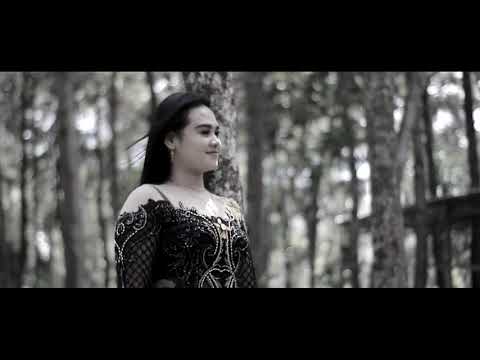 Deviana Safara - Tresnomu Dadi Kenangan | Dangdut (Official Music Video)