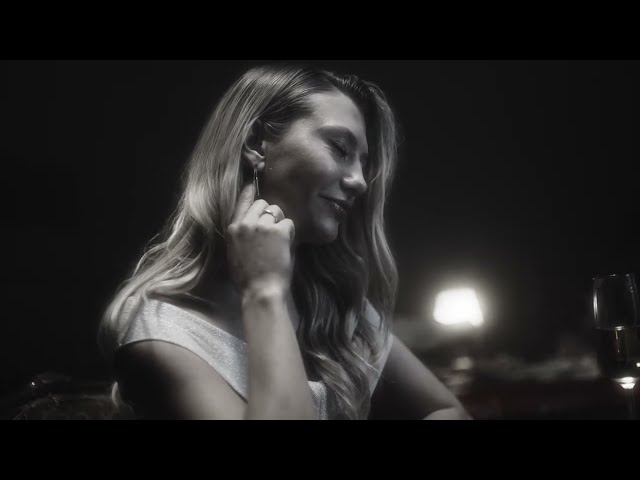 Paparazzi von Ardian Bujupi ((jetzt ansehen))