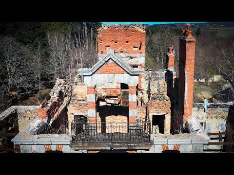 Chateau collapse during a tornado!