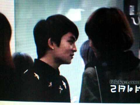 110428 TT at Incheon Airport - Ricky focus