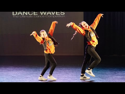 22-23 Qualifier 3 NL - Myra & Mila (Dansschool Dvision) // Questions Chris Brown