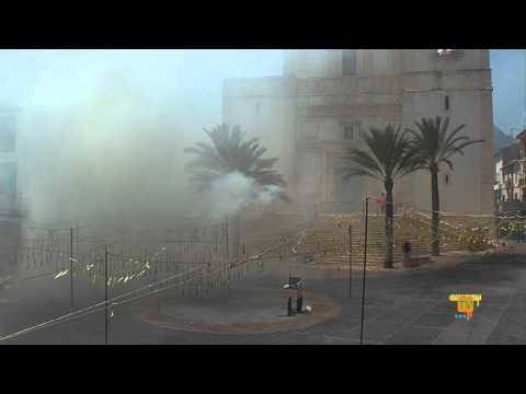 15/08/11 – Mascletà en la Plaza Mayor de La Nucía. Festes d’Agost.