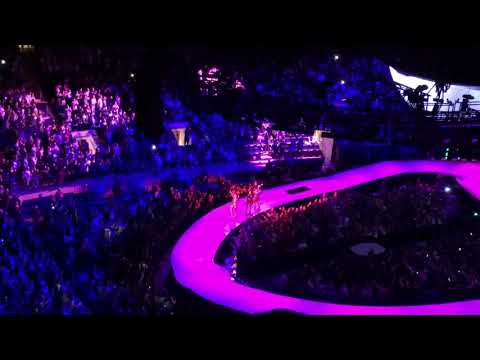 download lagu mp3 mp4 Ariana Grande Concert 2019 Madison Square Garden, download lagu Ariana Grande Concert 2019 Madison Square Garden gratis, unduh video klip Ariana Grande Concert 2019 Madison Square Garden