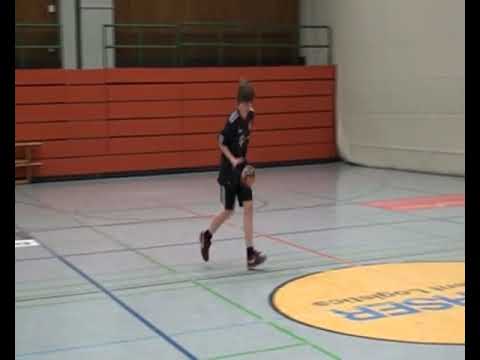 Doppelstunde Handball - 3 Prellen mit Zusatzaufgaben - Variante 3