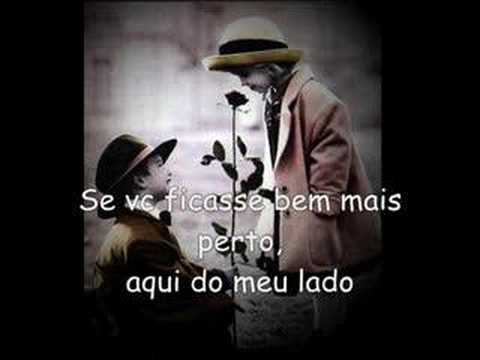 Cada Um No Seu video