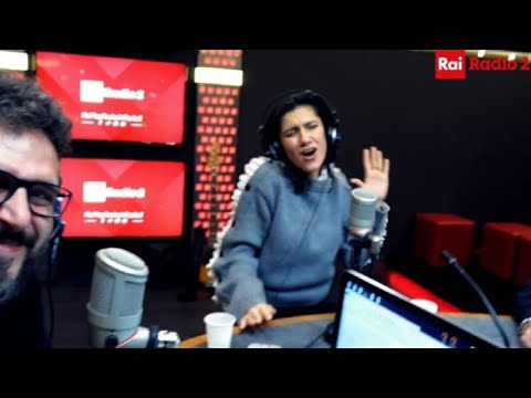 Elisa imita Laura Pausini ai concerti, la parodia diventa virale