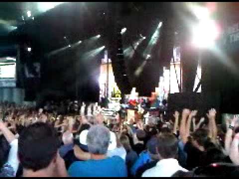 Green Day, East Jesus Nowhere, Live at DTE Energy Music Theatre Detroit, MI August 23, 2010
