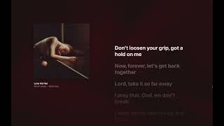 Download lagu Ravyn Lenae - Love Me Not (Lyrics) mp3