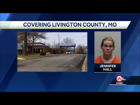 Former respiratory  therapist Jennifer Hall pleads not guilty for patient's 2002 death