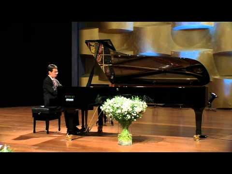 Video thumbnail for Étude-Tableau in D minor (Op. 33, No. 4)
