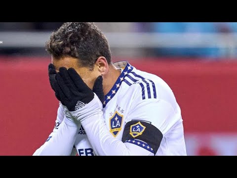 Chicharito hace el OSO y falla penal de manera HORRIBLE.!! Y después pide disculpas!