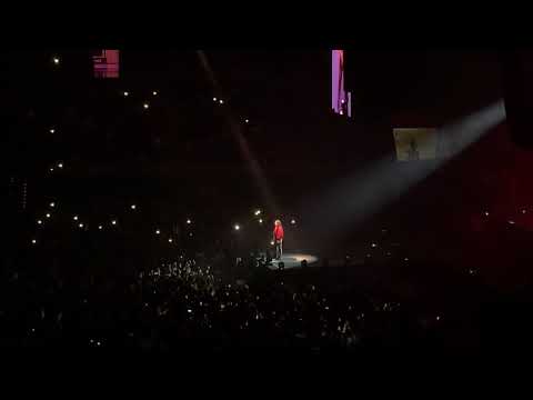 Rosalía a capela "Catalina" en el Sant Jordi