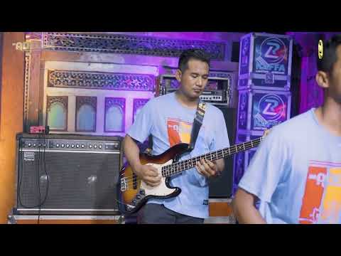 senyum dan hatimu..arneta Julia.. ADELLA