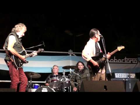 Homenaje a Pappo: Kubero Diaz trio con Alambre Gonzalez: "El Viejo"