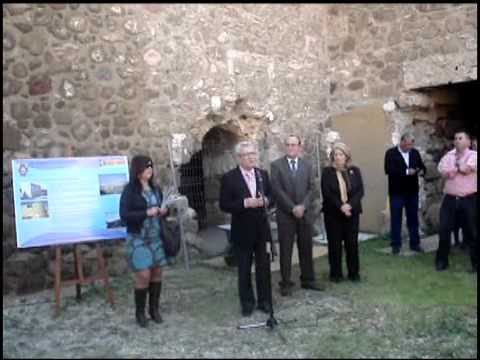 Cristóbal Fernández Fernández en la primera piedra del Castillo de San Andrés