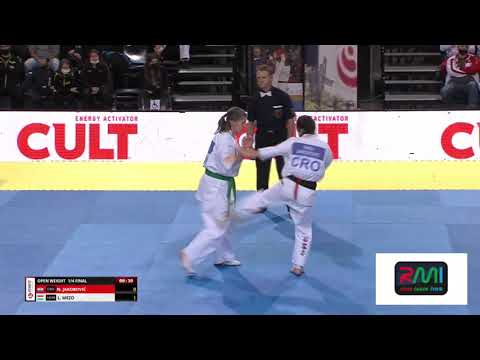 Nika Jakobović VS Lili Mezo