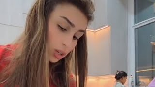 ريتشو و ننوش وأخيرا بعد حفلة الشواء 😋 لازم حملة تنظيف المطبخ اكيد حضرت للأولاد الفواكه قبل النوم 😍