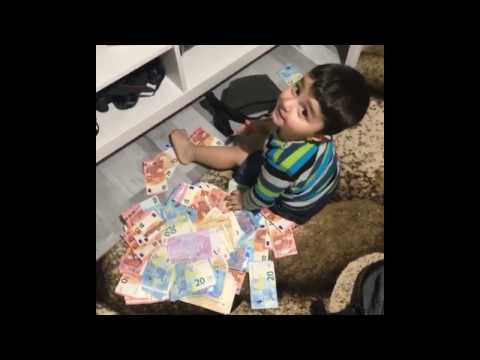 Eno schenkt Neffe Geld zum Spielen