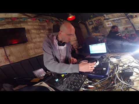Up2Scratch#012 DJ Showcase - Symatic (Improvised loopstation set)