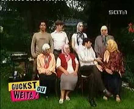 Was guckst du - Yildirim und das Familienfoto