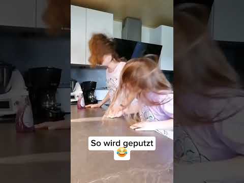 So wird geputzt 😂 #comedy #muttertochter #shorts #viralshorts #lustigeshorts #memes #funny #lustig