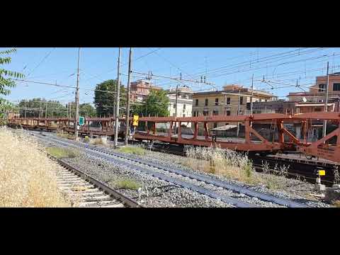 E652 134 al traino di bisarche verso Sud a Roma Casilina / Mandrione