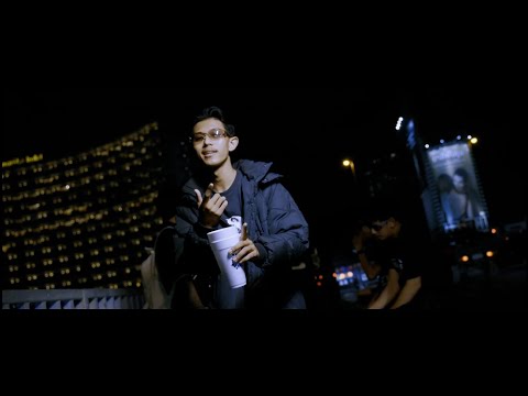 ISSA PEN - ไม่มีเวลามาเศร้า feat. VEMLYIE (Official MV)