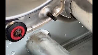 Replacing the Roller Wheels 79691073310