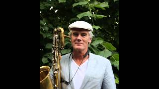 Ulrich Band plays 'My little suede shoes'