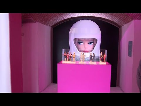 Barbie, la bambola-icona compie 60 anni: Patrizia Pepe le dedica una capsule
