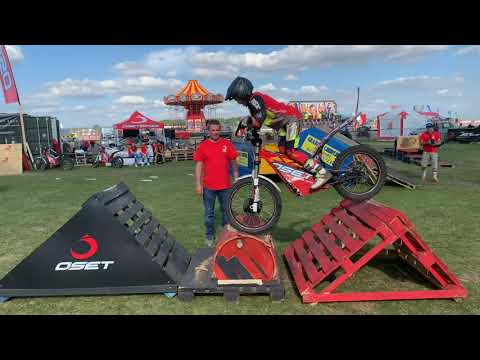OSET - Amazing 10 year old. Electric dirt bike trials stunts!