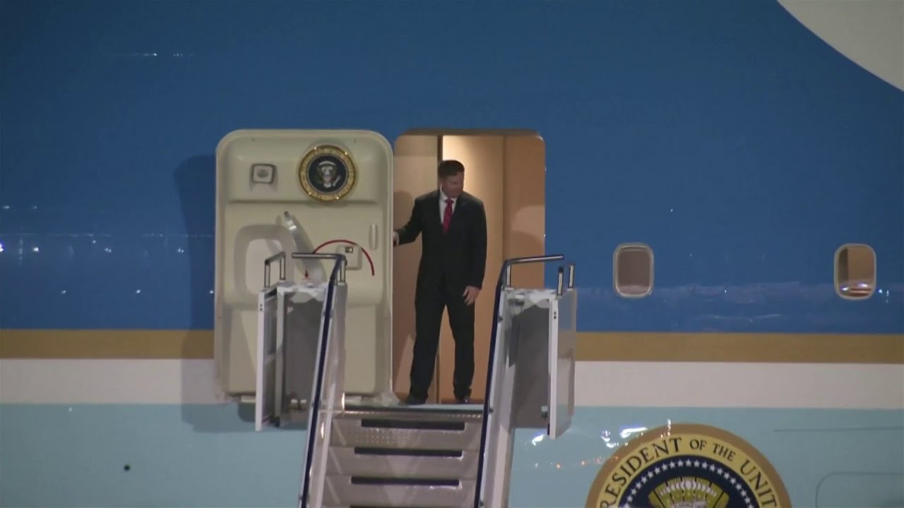 Watch Trump arrive to China for high-stakes meeting with President Xi to talk Iran war, tariffs