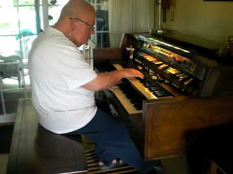 Mike Reed plays "It's a Blue World" on his Hammond Organ