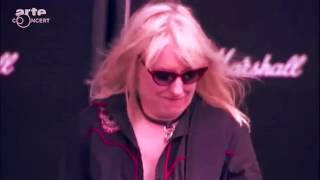 L7 - Fuel My Fire (Live at Hellfest 2015)