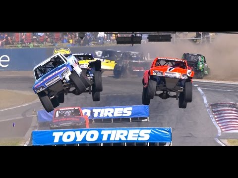 2017 Stadium SUPER Trucks Perth Race #3 Finish - Natural sounds!
