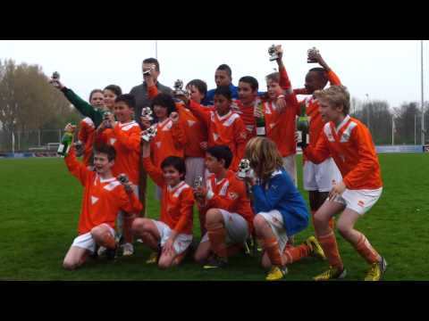 Oranje wit D9 kampioen 2014.